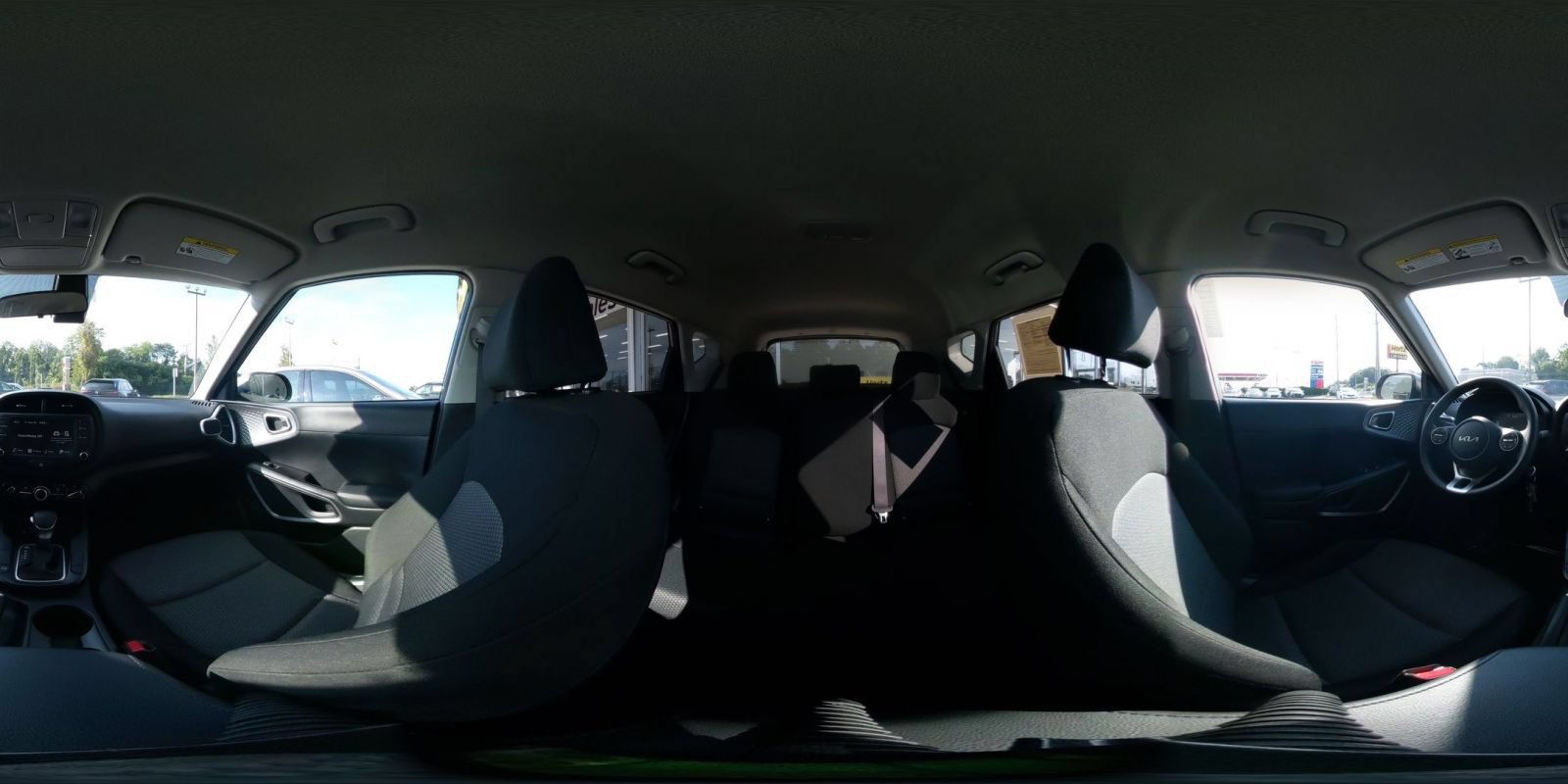 Used 2025 Kia Soul LX w/ LX Technology Package FWD image 36