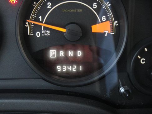 Used 2014 Jeep Patriot Latitude w/ Sun/Sound Group image 15