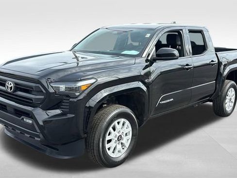 Used 2025 Toyota Tacoma SR5 AWD/4WD image 2