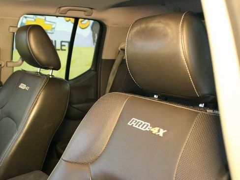 Used 2014 Nissan Frontier PRO-4X w/ Pro-4x Luxury Package image 17