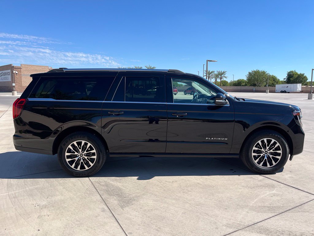 Used 2025 Ford Expedition Max Platinum AWD/4WD image 5