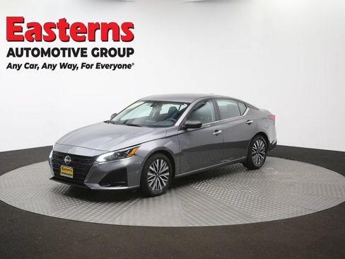 Used 2025 Nissan Altima 2.5 SV FWD image 55