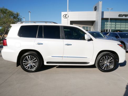 Used 2010 Lexus LX 570 4WD image 11