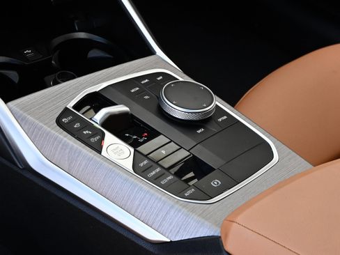 Certified 2025 BMW 330i Sedan image 21