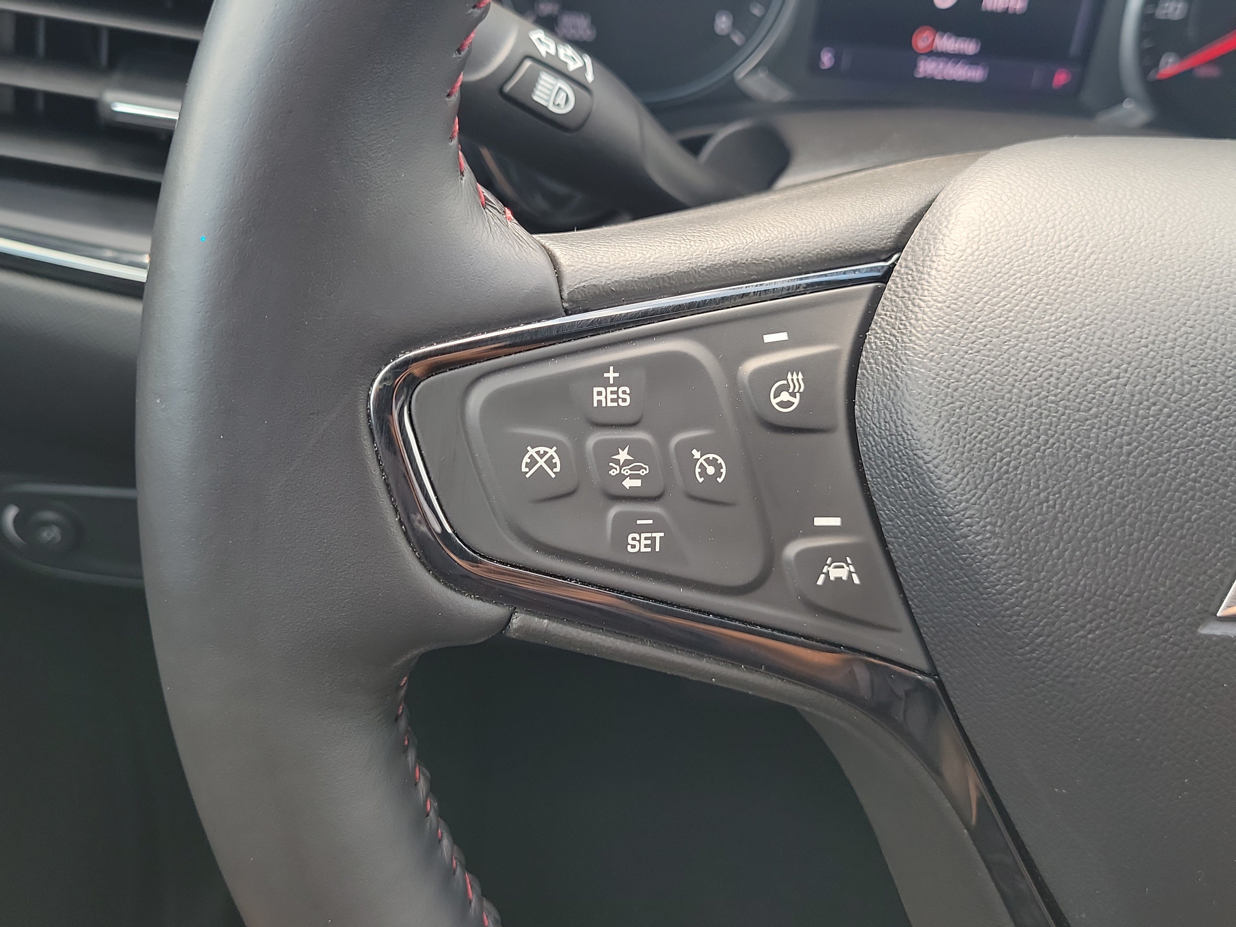 Used 2022 Chevrolet Equinox RS w/ Infotainment Package FWD image 26