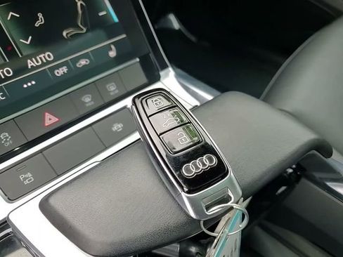 Used 2021 Audi e-tron Premium w/ Convenience Plus Package image 29