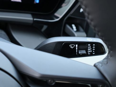 New 2025 Porsche Macan 4 Electric image 32