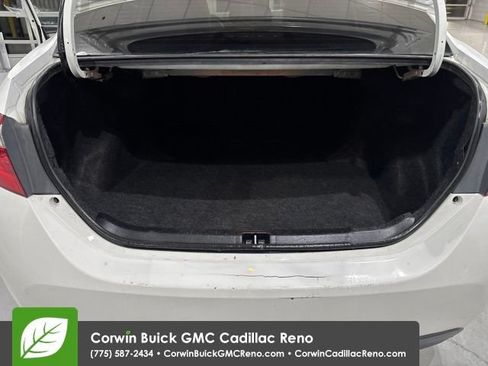 Used 2015 Toyota Corolla LE FWD image 19