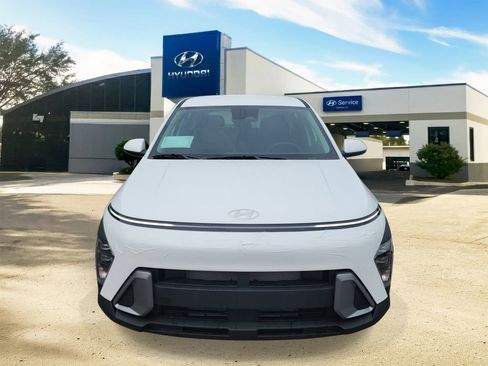 New 2026 Hyundai Kona SE FWD image 2
