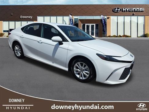 Used 2025 Toyota Camry LE FWD image 7