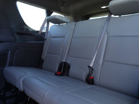 Used 2024 Chevrolet Suburban LT image 14