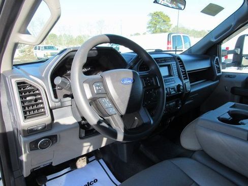 Used 2022 Ford F350 XL w/ Power Equipment Group image 12