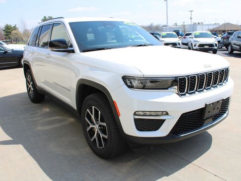 Used 2024 Jeep Grand Cherokee Limited image 5