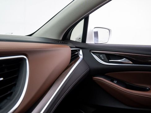 Used 2019 Buick Enclave Avenir w/ Avenir Technology Package image 28