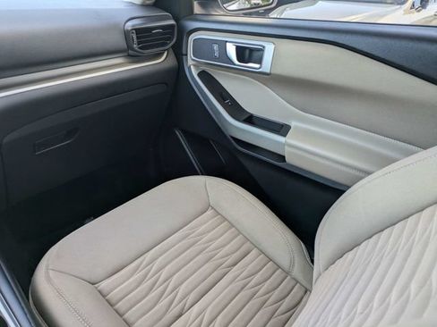 Used 2020 Ford Explorer XLT RWD image 15