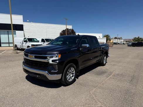 Used 2022 Chevrolet Silverado 1500 LT AWD/4WD image 1