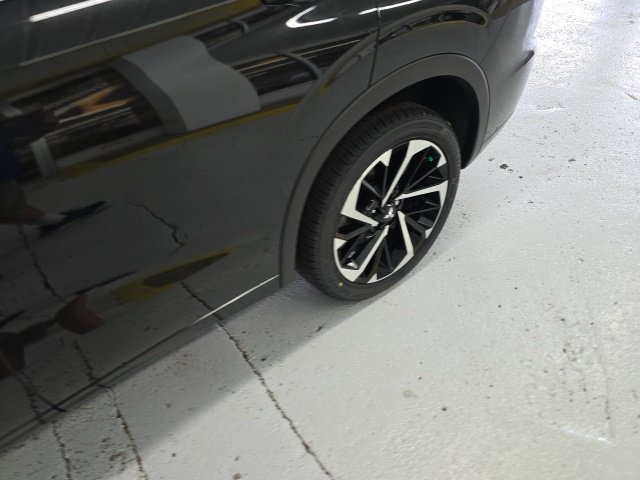 Used 2024 Mitsubishi Outlander SEL AWD/4WD image 6