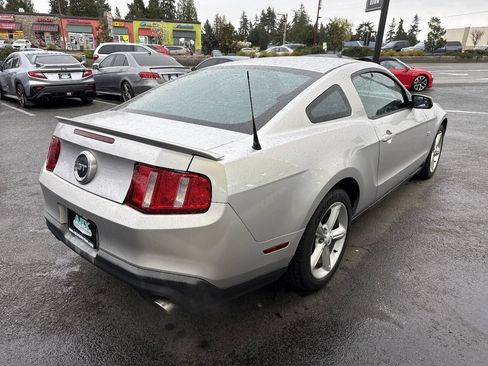 Used 2011 Ford Mustang GT RWD image 8