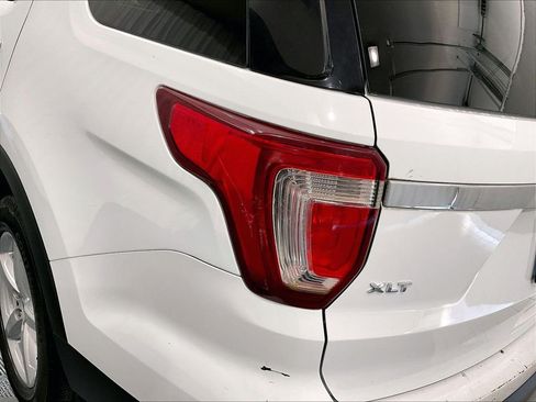 Used 2016 Ford Explorer XLT w/ Equipment Group 201A AWD/4WD image 33