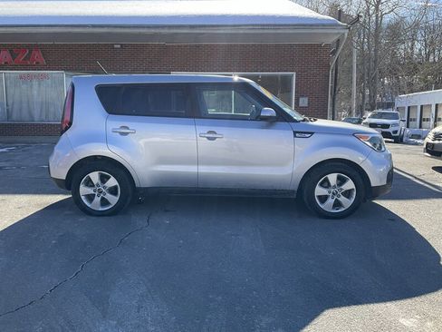 Used 2019 Kia Soul image 4
