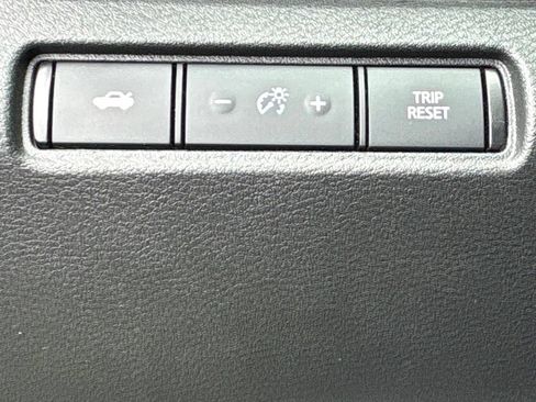 Used 2024 Nissan Altima 2.5 SV FWD image 18