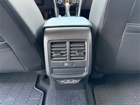 Used 2020 Volkswagen Passat 2.0T R-Line image 23