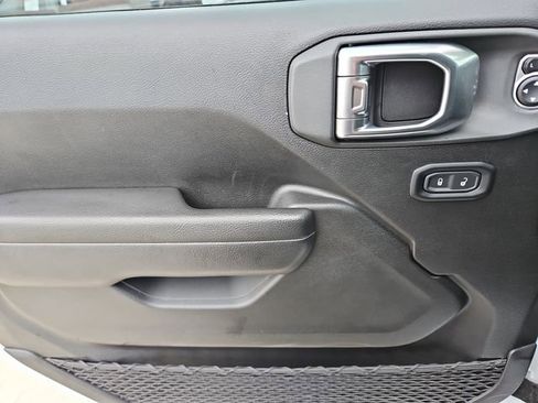 Used 2023 Jeep Gladiator Sport AWD/4WD image 12