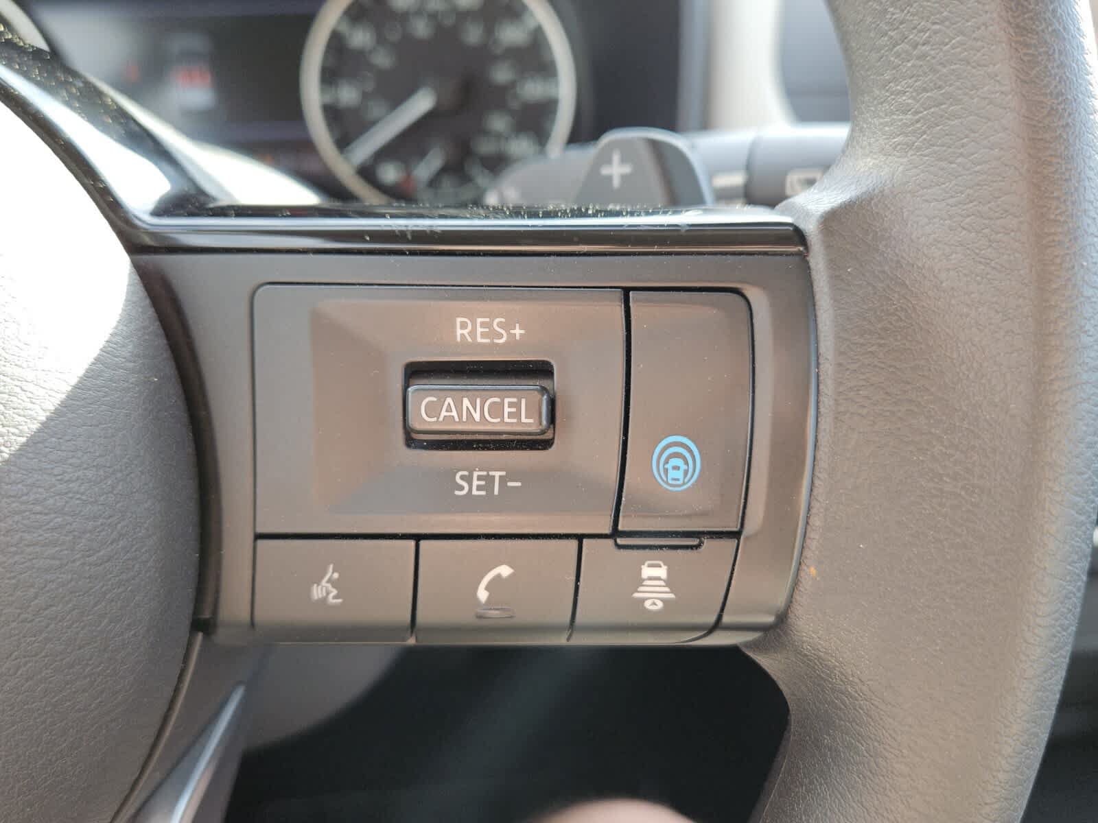Used 2023 Nissan Rogue SV AWD/4WD image 13