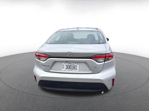 Used 2025 Toyota Corolla LE FWD image 4