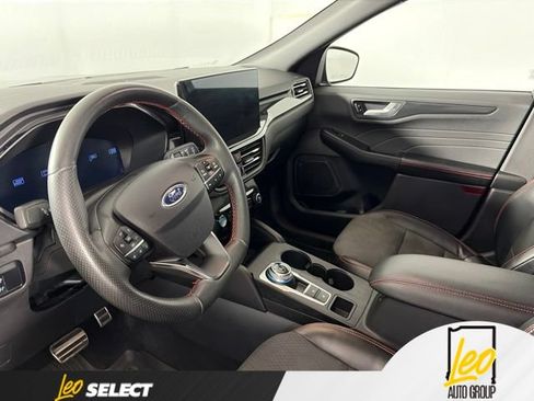 Used 2023 Ford Escape ST-Line Select w/ Tech Pack #2 AWD/4WD image 9