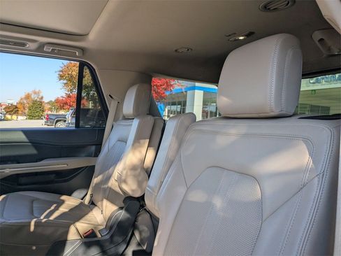Used 2024 Ford Expedition Limited image 29