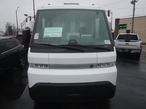 Used 2024 Chevrolet Brightdrop 400 w/ Commercial Equipment Package image 2