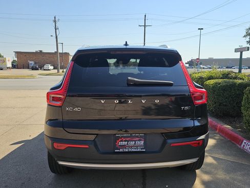 Used 2019 Volvo XC40 T5 Momentum image 4