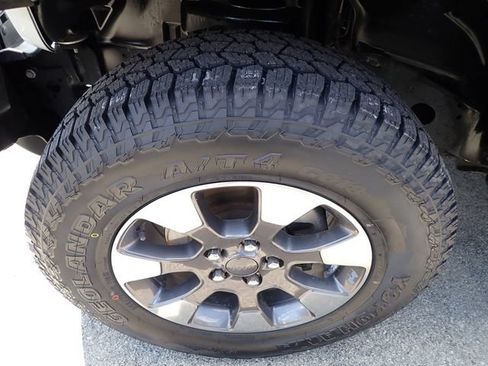 Used 2018 Jeep Wrangler Unlimited Sahara AWD/4WD image 13