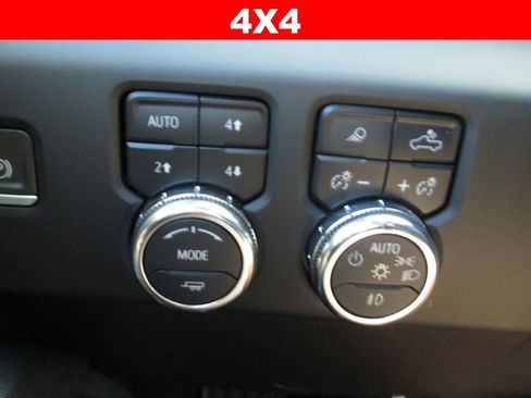 Used 2023 GMC Sierra 1500 AT4 w/ Technology Package image 32