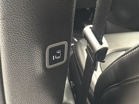 Used 2025 Chrysler Pacifica Select FWD image 43