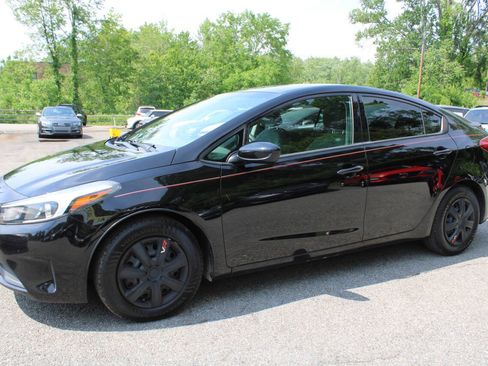 Used 2017 Kia Forte LX FWD image 13