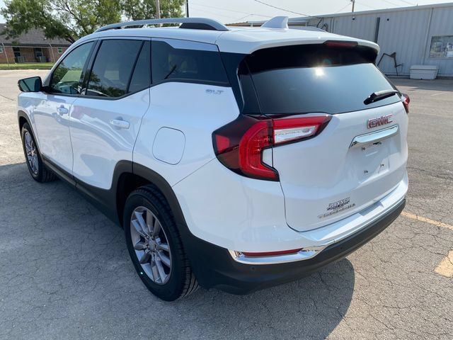 Used 2024 GMC Terrain SLT FWD image 4