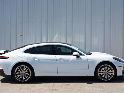 Used 2024 Porsche Panamera 4 image 57