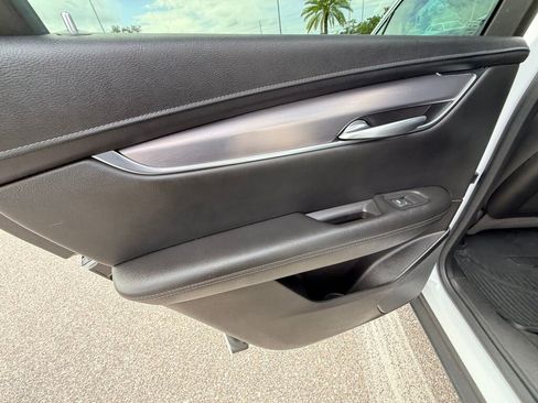 Used 2022 Cadillac XT5 Luxury image 18