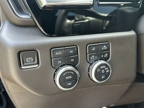 Used 2023 GMC Sierra 1500 SLT w/ SLT Premium Package AWD/4WD image 34