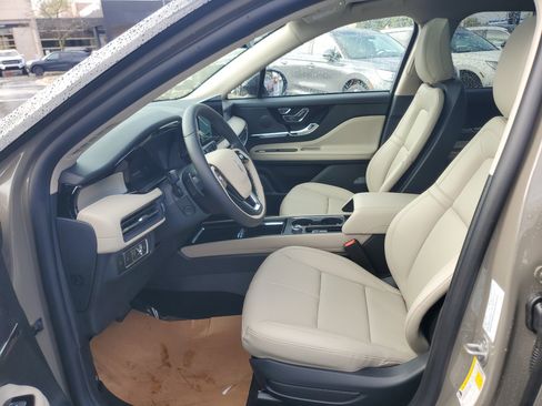 New 2026 Lincoln Corsair Premiere image 12