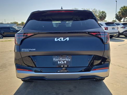 New 2026 Kia Sportage SX FWD image 7