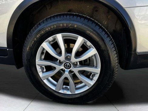 Used 2018 Nissan Rogue SV FWD image 52