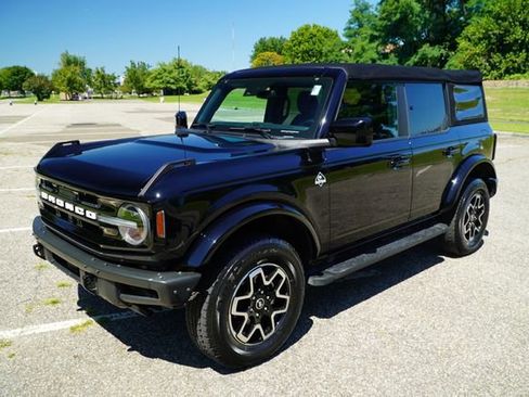 Used 2022 Ford Bronco Outer Banks image 4