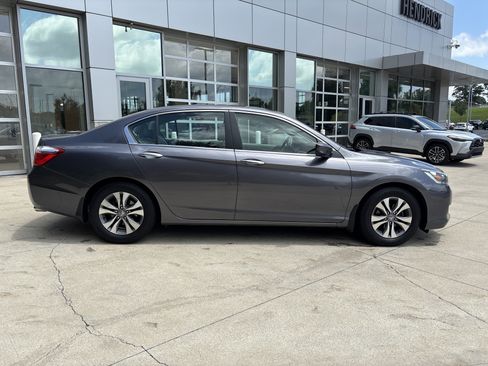 Used 2015 Honda Accord LX image 28