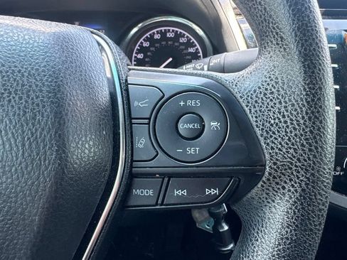 Used 2019 Toyota Camry LE FWD image 24