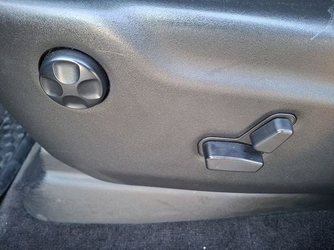 Used 2018 Jeep Grand Cherokee Altitude image 11