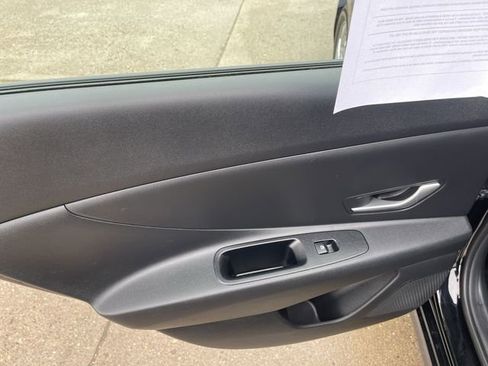 Used 2023 Hyundai Elantra SE FWD image 12