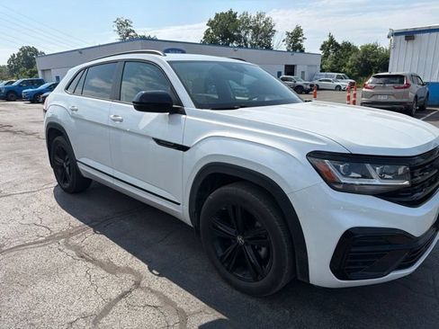 Used 2023 Volkswagen Atlas Cross Sport SEL R-Line AWD/4WD image 2